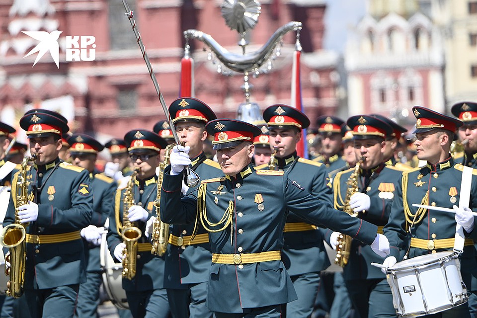 Военный оркестр на красной площади